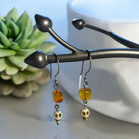 Boucles d’oreilles en Ambre et Skull Mala